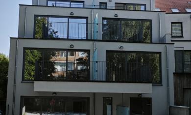 Vue arrière du bâtiment depuis le futur jardin