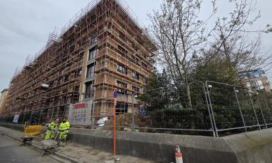 Vue du bâtiment depuis la rue