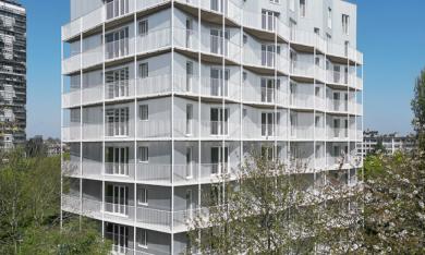 Vue du bâtiment depuis le parc