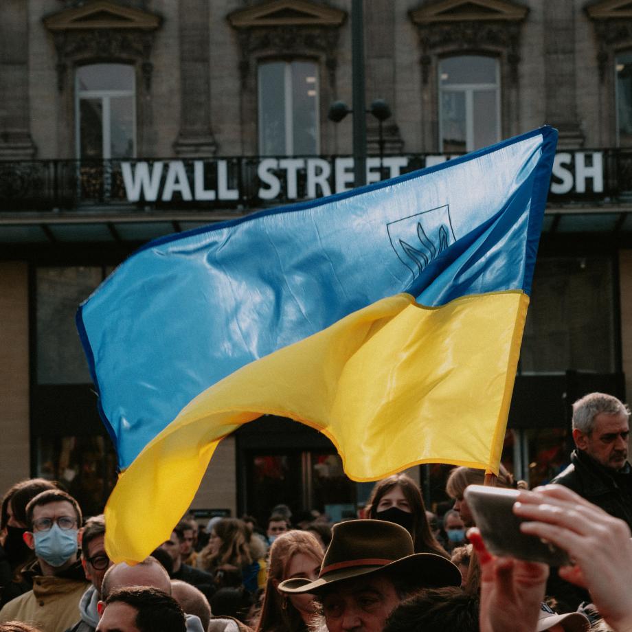 Drapeau ukrainien lors d'une manifestation