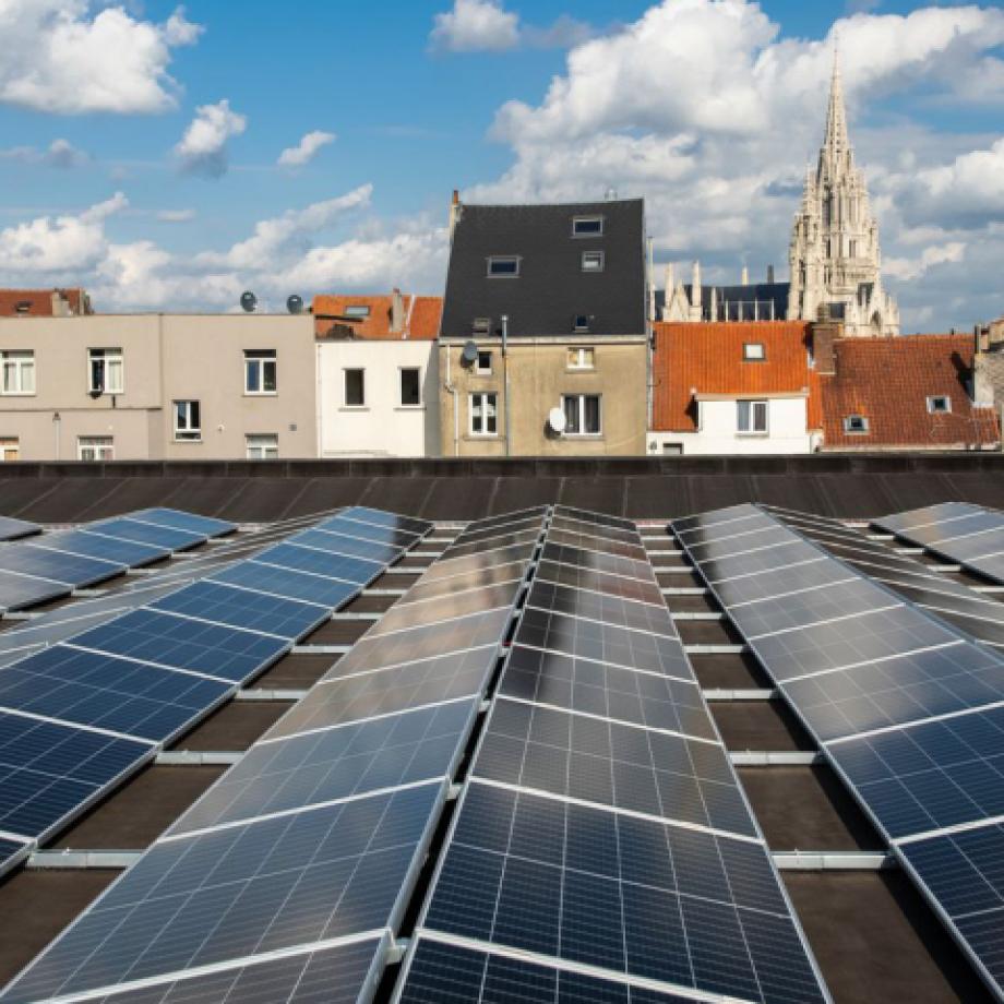 des panneaux photovoltaïques sur les logements sociaux - fotovoltaïsche panelen op de sociale woningen