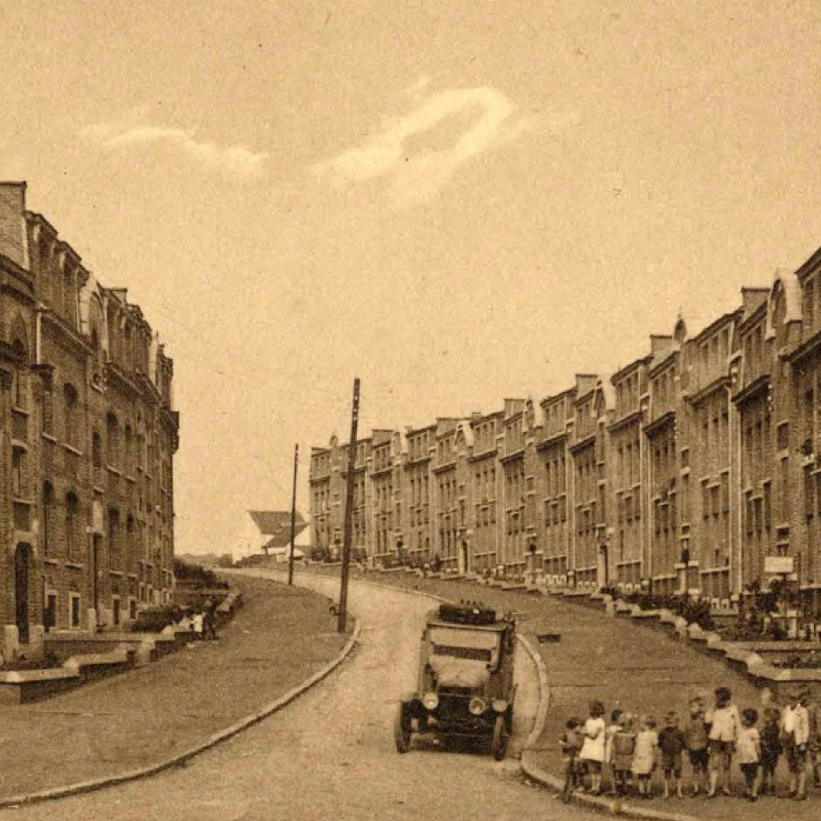 Photo d'époque de la rue de l’Élan et au Dries - Foto uit vroegere tijden van de Élanstraat en Dries